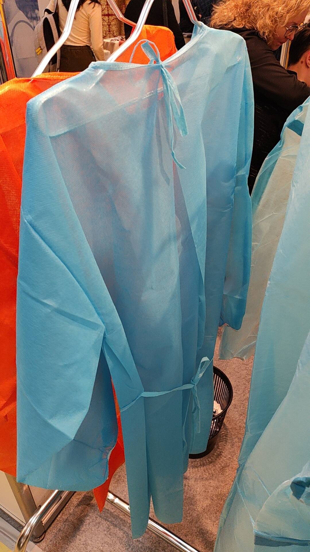 加厚一次性PP无纺布SMS隔离衣反穿参观防尘工厂美容工作打药罩衣