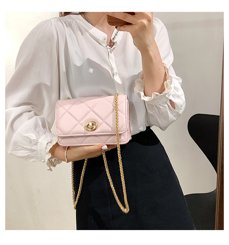 Korean Style Texture Messenger One-shoulder Small Square Bag display picture 4