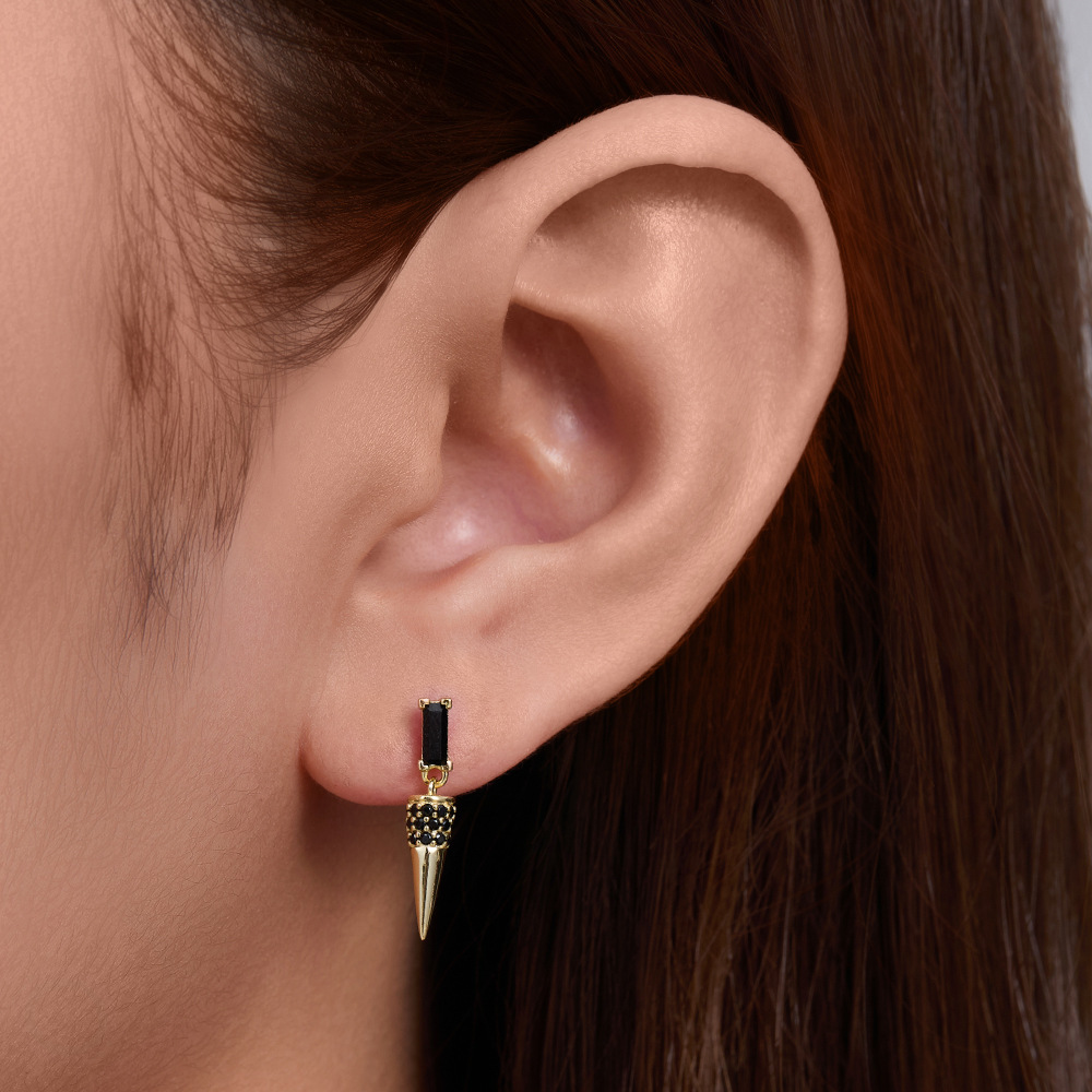 S925 plata esterlina con incrustaciones de circón negro pendientes cónicos europeos y americanos ins retro punk personalidad hip hop pendientes