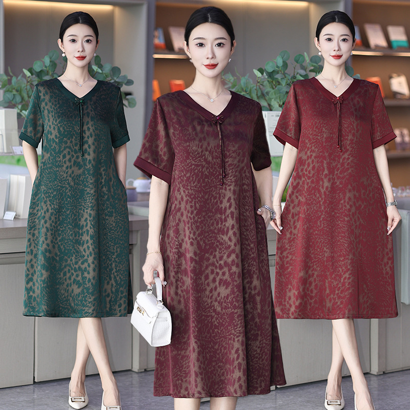 French Retro Floral Leopard Print Dress 2025 Summer New Sexy Slim Fit Mother's Dress Slimming Look Hip-Hugging Short Skirt