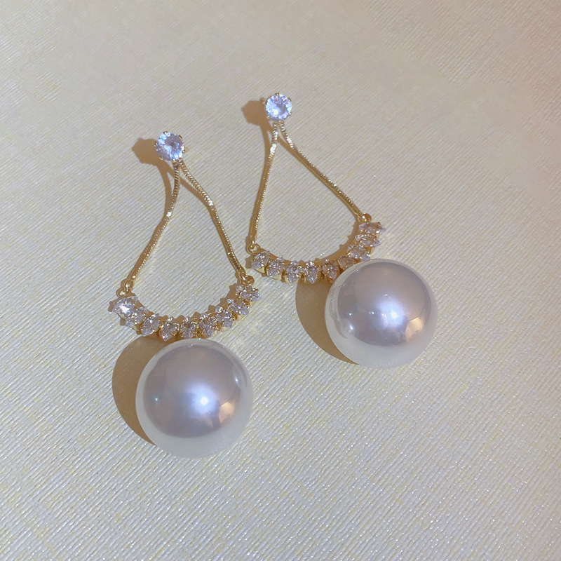 Fashion Geometric Copper Inlay Artificial Pearls Zircon Drop Earrings 1 Pair