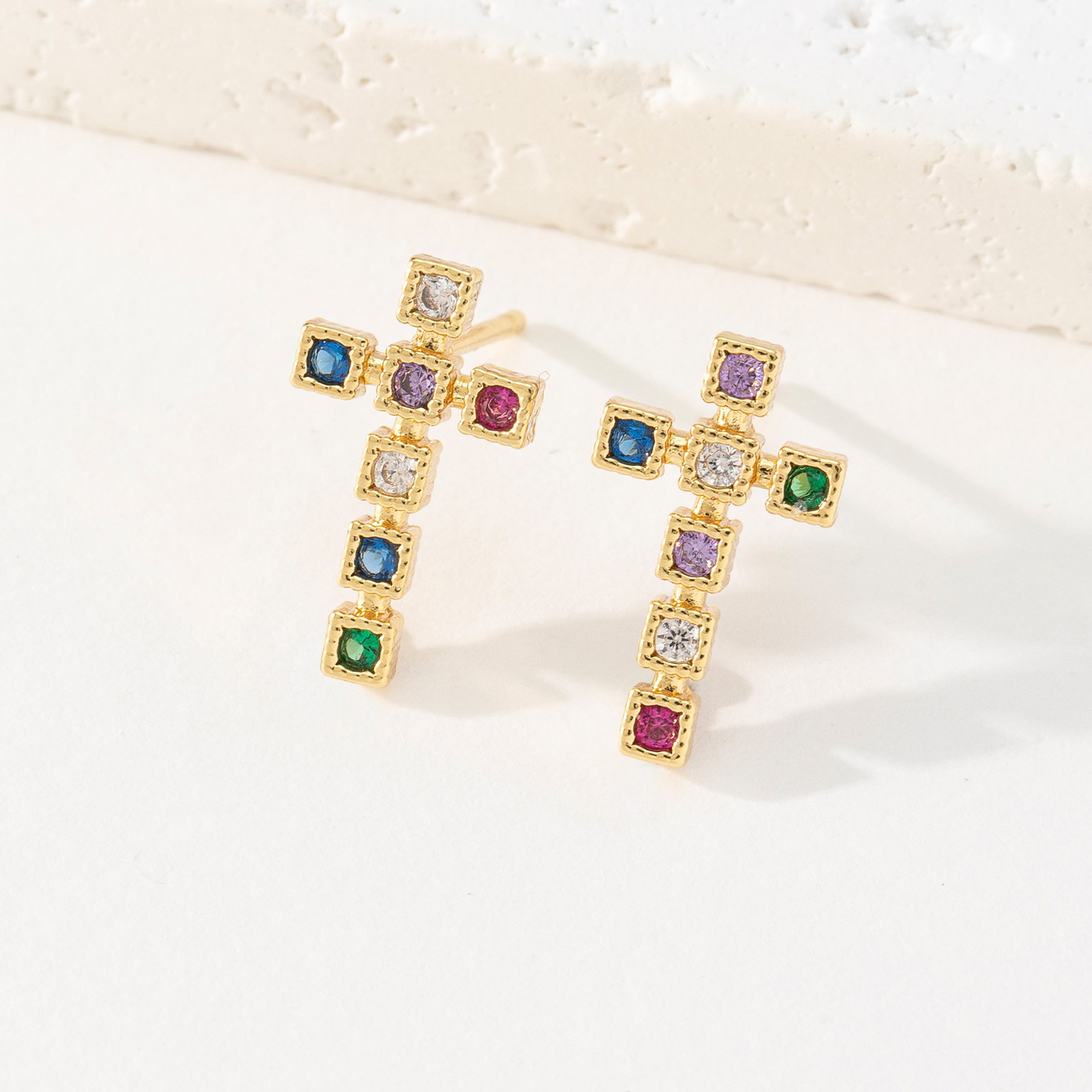 1 Pair Simple Style Cross Copper Inlay Zircon Ear Studs display picture 4