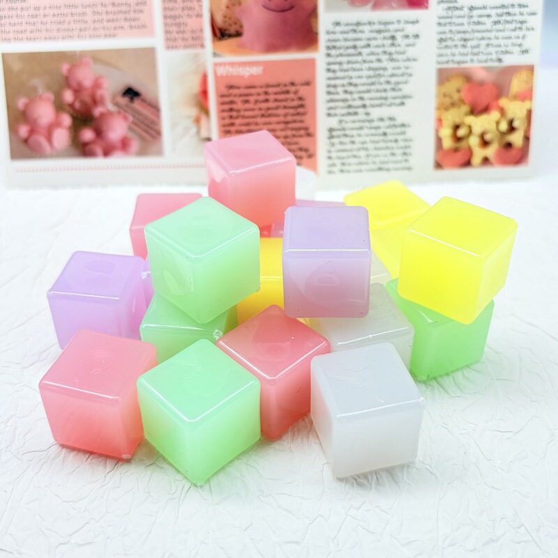 18mm Fine Glitter Flat Cream Cube Starry Sky Ice Cube Ornament Simulated Luminous Cube Home Decoration Shooting Prop 18mm Fine Glitter Flat Cream Cube Starry Sky Ice Cube Ornament Simulated Luminous Cube Home Decoration Shooting Prop