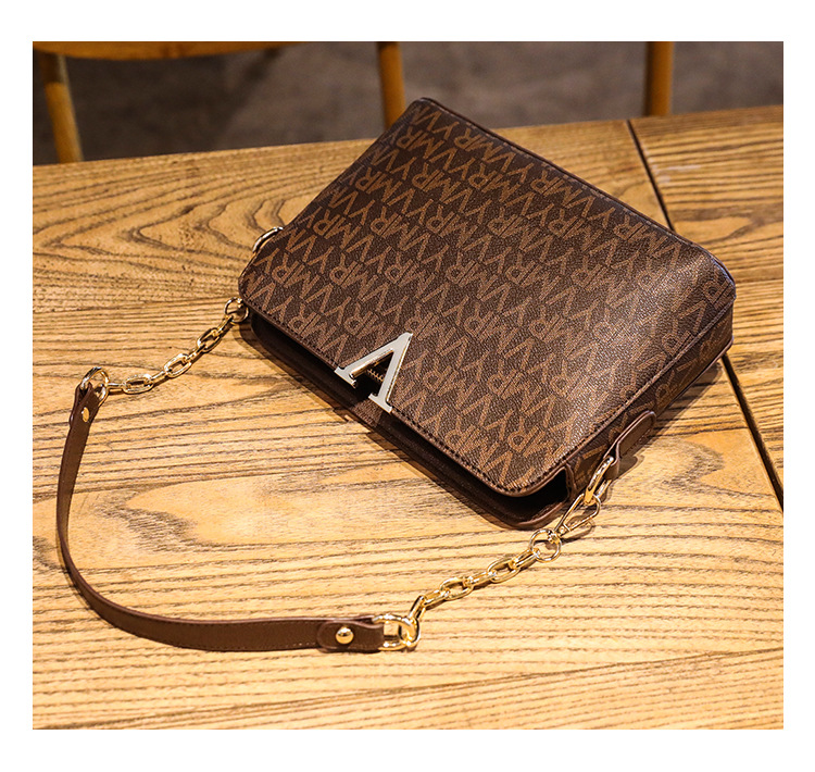 Telefono a conchiglia piccolo da donna a spalla singola, temperamento maturo, borsa a tracolla per madre di mezza età, autunno 2024_voghion.com