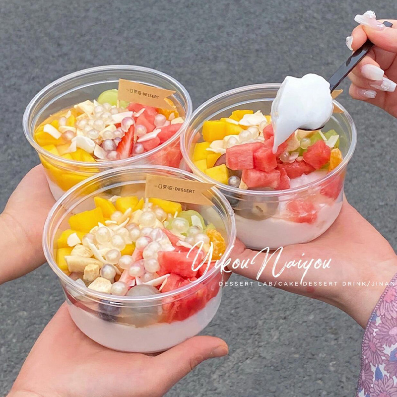 Taza de congelación de leche de coco, tazón de yogur extraído en frío, polvo de hielo asado, hierba de仙境, fruta pescada, postre, caja de embalaje transparente desechable