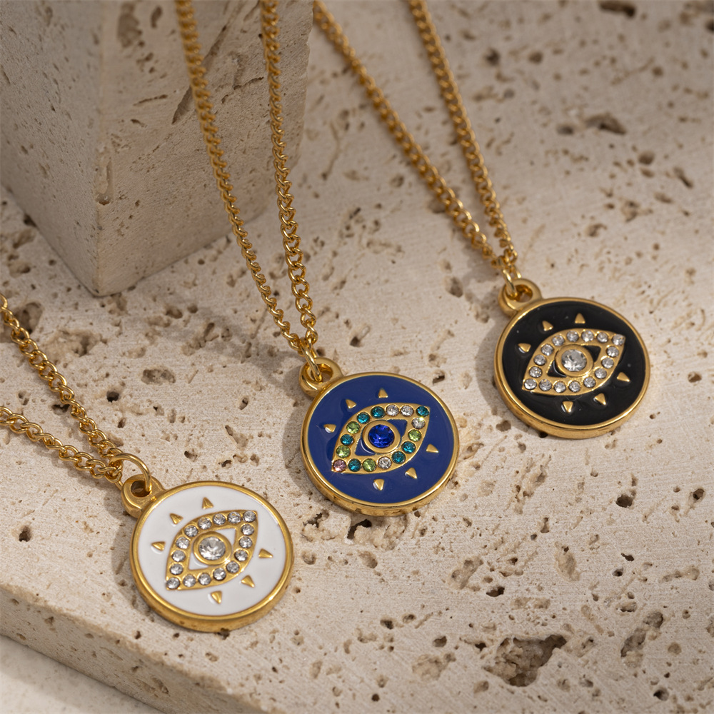 Taena collar de acero inoxidable europeo y americano apilado con un sentido de alta calidad, ojo de diablo, cadena de clavícula de acero de titanio de lujo ligero, joyería transfronteriza para mujer