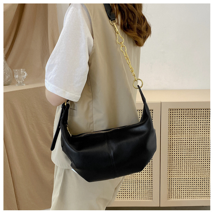 Simple Metal Chain Soft Leather Shoulder Bag display picture 12