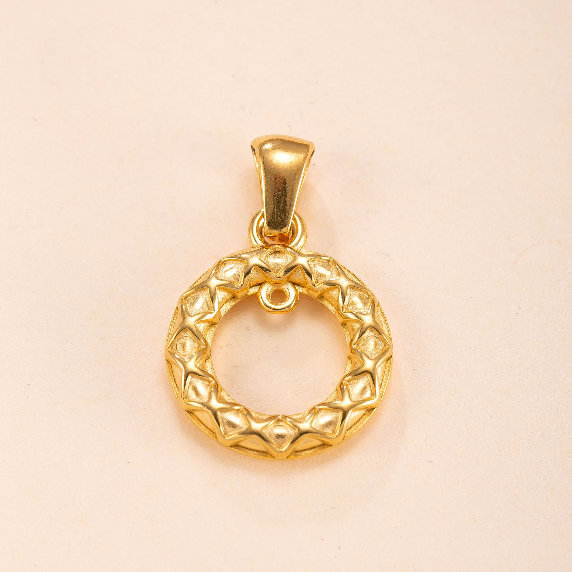 Colgante único Joyas de fundición de acero inoxidable transfronterizas Accesorios de collar de diamantes de marca redonda Joyería de bricolaje retro de lujo ligero al por mayor