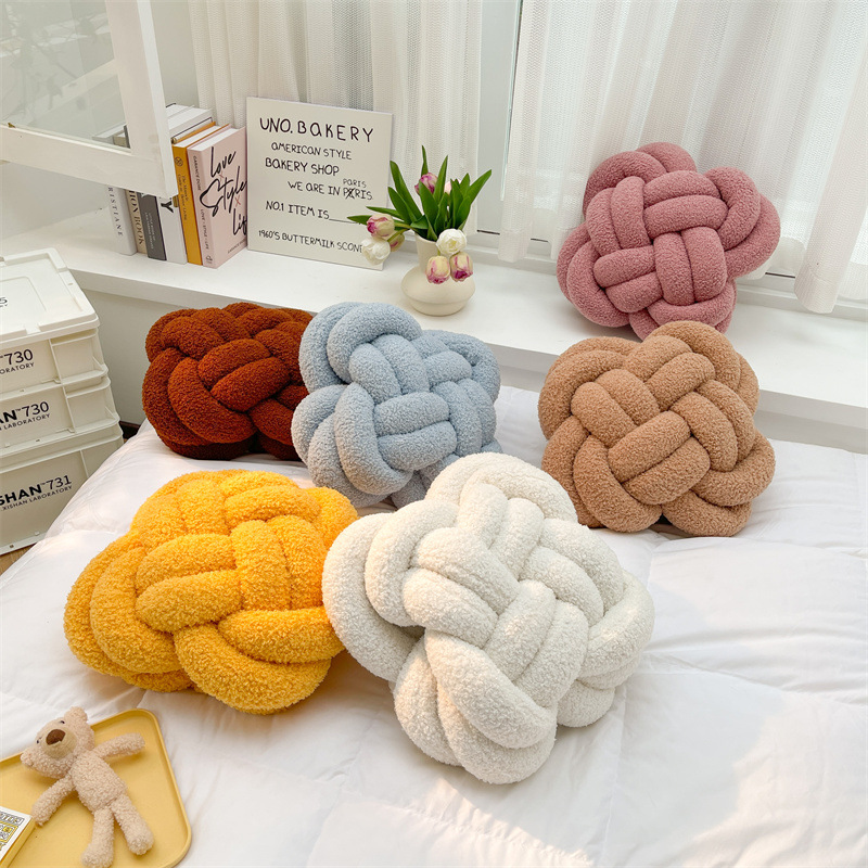 Új, színes, kézzel készített, kerek gömb alakú gyermekpárna, fotózáshoz, kanapéra való, dekoratív alakú párnahuzat_voghion.com