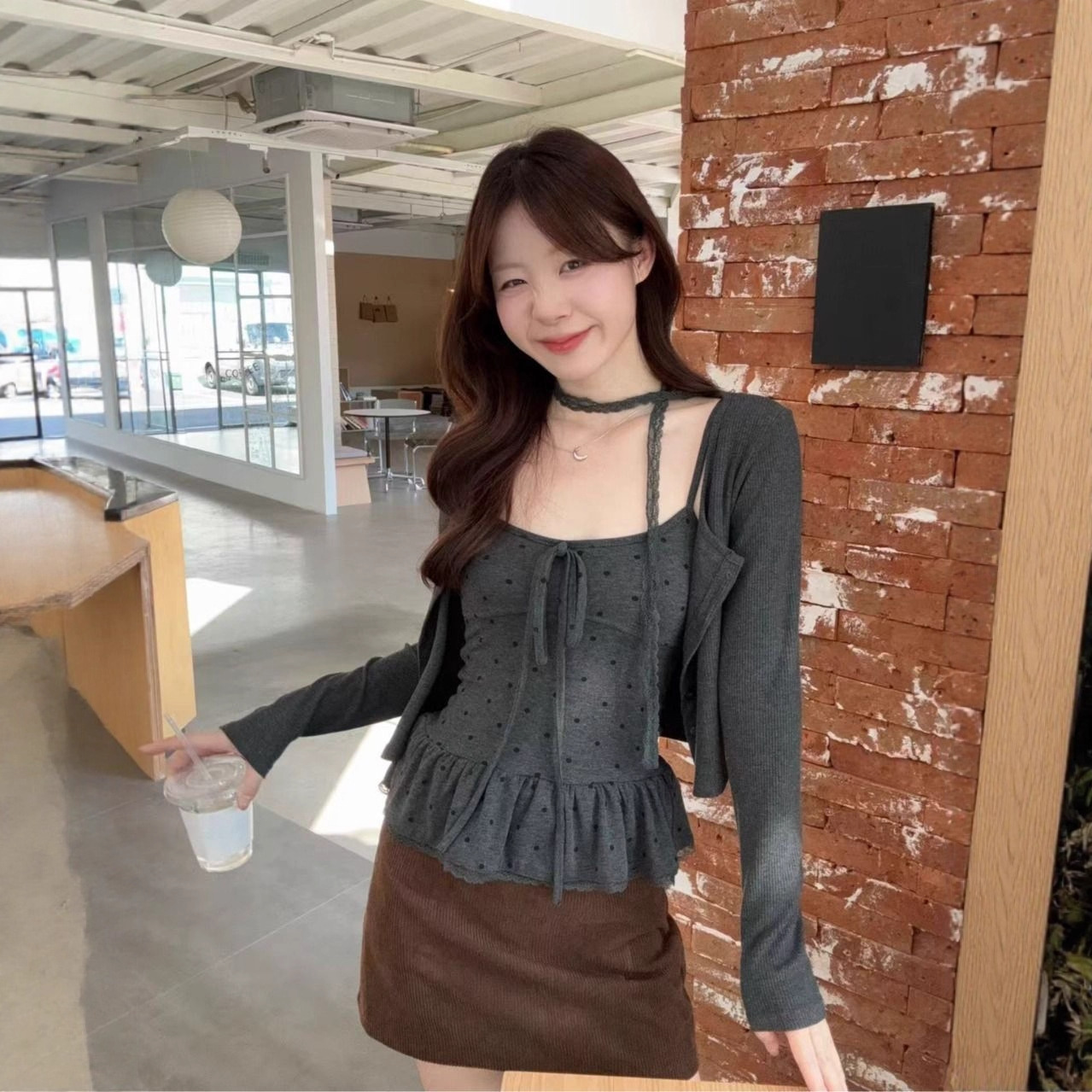 甜美设计感荷叶边波点吊带背心长袖开衫女2025秋季新款时尚套装潮