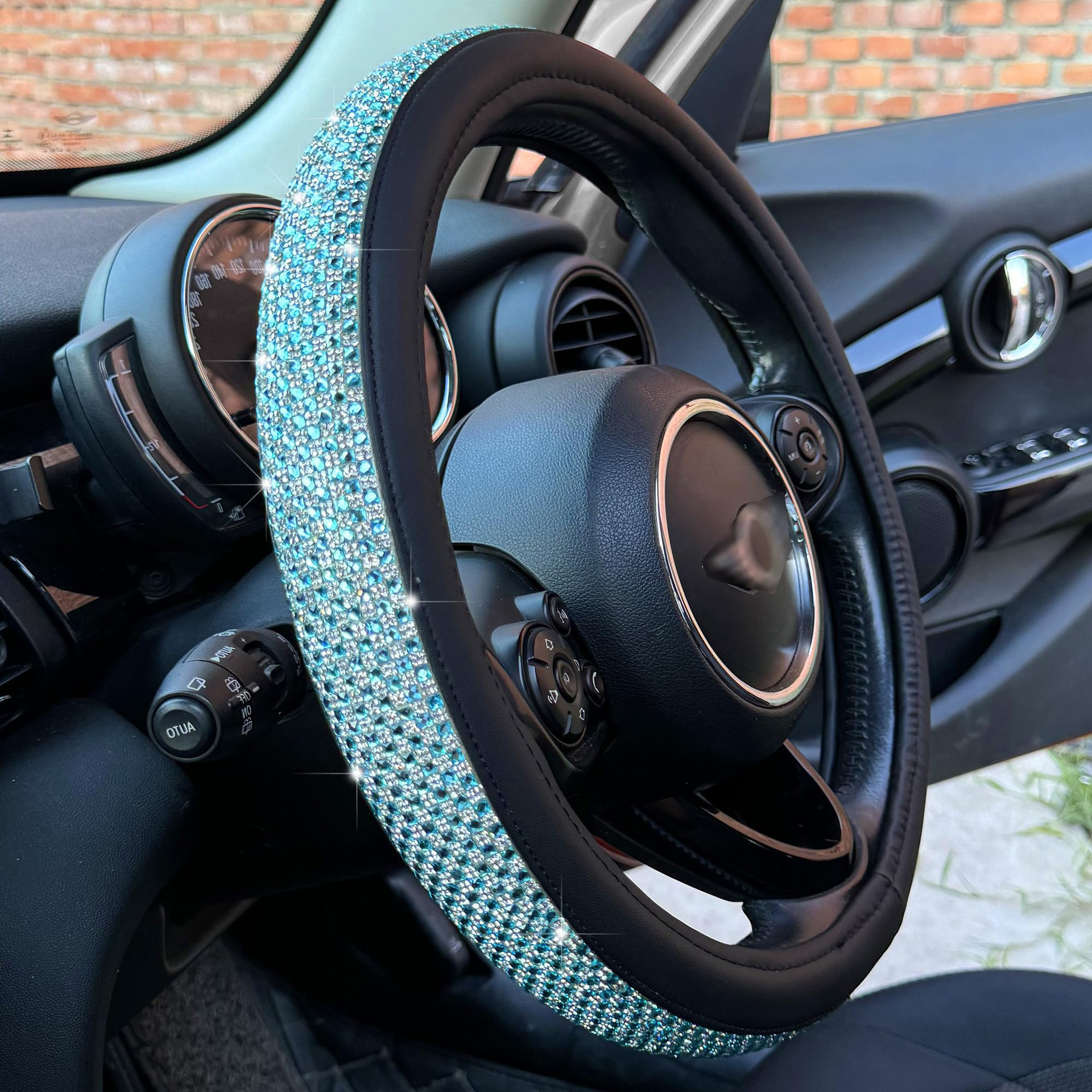Car diamond steering wheel cover Amazon foreign trade car handle cover rhinestone with drill four seasons universal handle cover wholesale