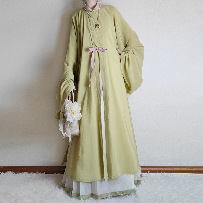 Original Design of the Ming Dynasty Spring and Autumn Tao Han Ming Yue Hanfu, Thin Style with Unique Color, Authentic Hanfu with Stand Collar, Spring Season Long Gown with Tencel Narrow Sleeves Original Design of the Ming Dynasty Spring and Autumn Tao Han Ming Yue Hanfu, Thin Style with Unique Color, Authentic Hanfu with Stand Collar, Spring Season Long Gown with Tencel Narrow Sleeves