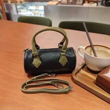 25新款真皮枕头包小众设计高级感百搭单肩斜挎包手提拼接小包包女