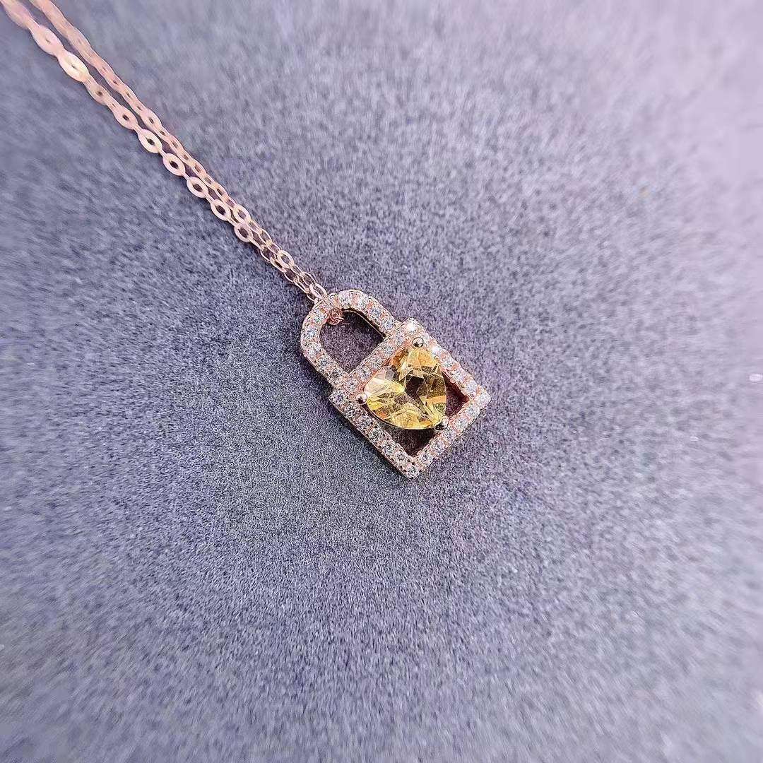 Fashion Cute Micro-encrusted Diamond Heart Lock Necklace Copper Pendant display picture 4