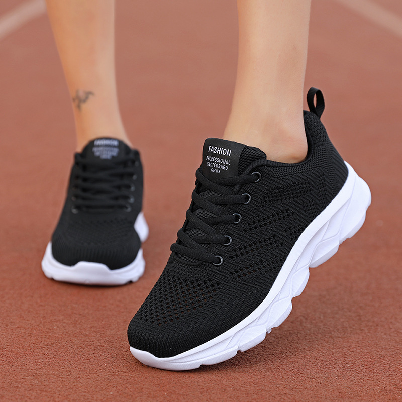 2026 primavera y verano zapatos de mujer zapatos deportivos transpirables de malla zapatos de viaje casuales de mujer zapatos de carreras de estudiantes de tejido ligero