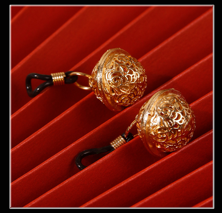 Gold Bell Nipple Clamps with Silicone Tips for Adult Sensory Play — detail image 27