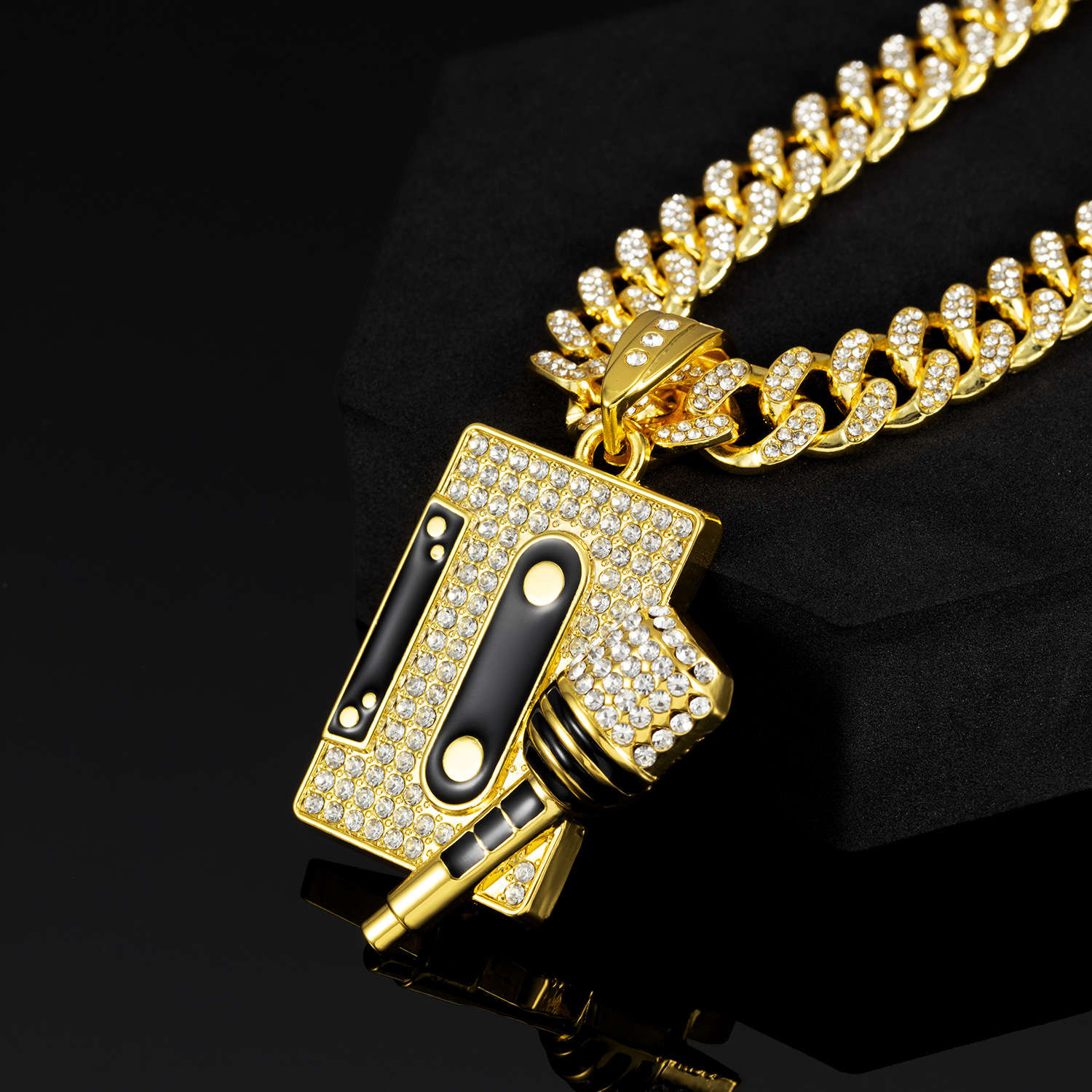 Cuban Chain Microphone Pendant Necklace With Diamonds For Men_voghion.com