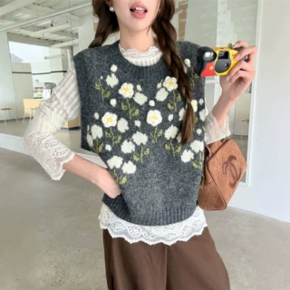 秋冬季新款韩系甜美立体花朵针织马甲女宽松慵懒风时尚叠穿背心潮