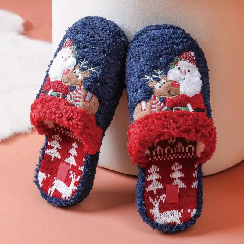Оптовая продажа зимних и осенних женских хлопковых тапочек с мультяшными рождественскими рисунками, теплые меховые домашние тапочки для внешней торговли.