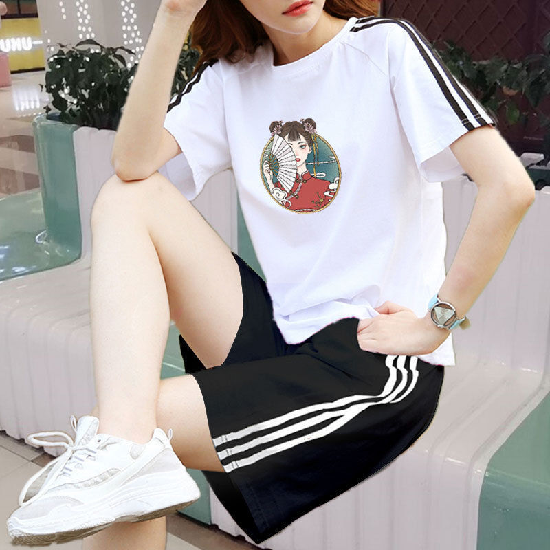 흑인과 백인 정장 중국 스타일 여성