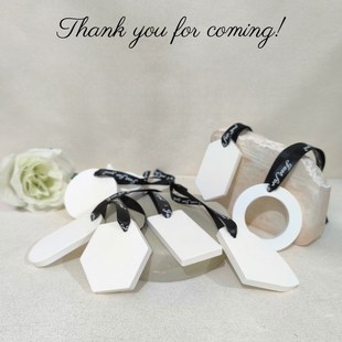 Aromatherapy gypsum expansion stone wholesale car pendant stone white stone hand gift fragrance fragrance car aromatherapy hanging piece