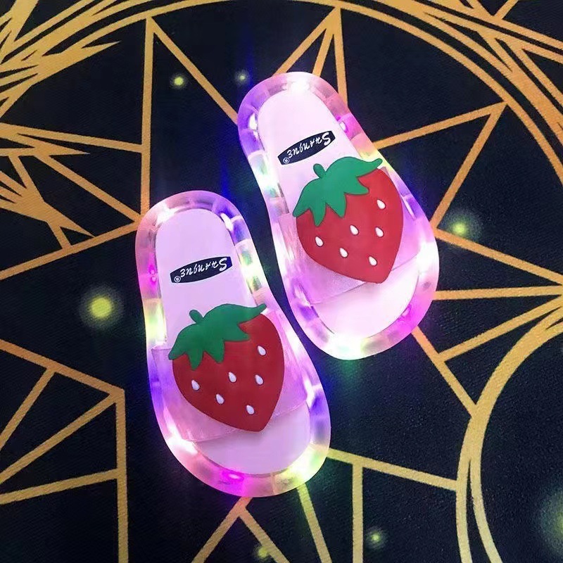 Adultos zapatillas luminosas verano adulto desgaste fresco luz intermitente fruta fresa gato lleno de luz sandalias impermeables