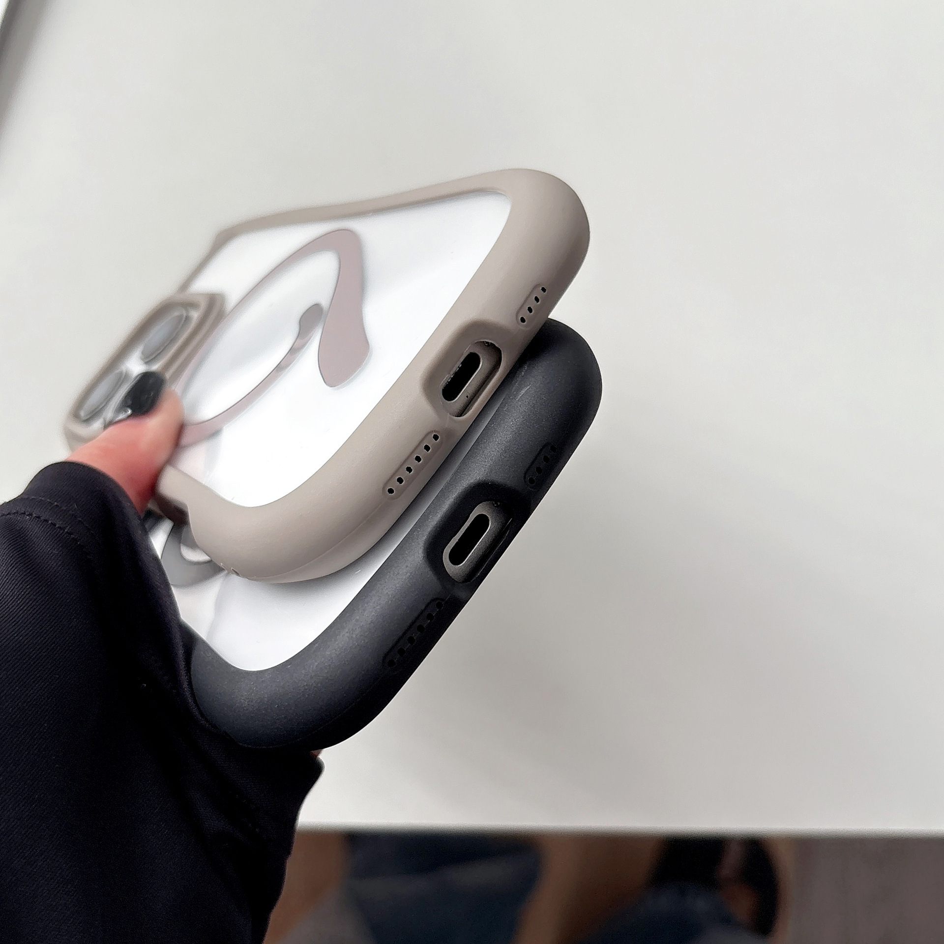 Magnetic Phone Case With Cat Ears And Tail For Phone 17 Pro Max_voghion.com