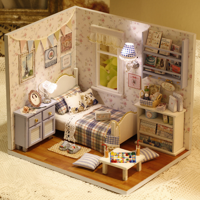 Zhiquwu DIY Miniature House H-003 Replica Product: Sunshine-Filled Cozy Little House Gift Artistic Decoration