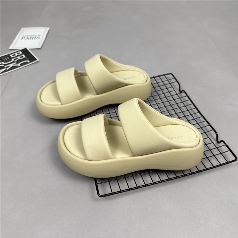 Tykksålede skinnsandaler og tøfler for kvinner 2023 sommer ny mote ett-ords all-match myk bunn casual sklisikre yttertøysandaler_voghion.com