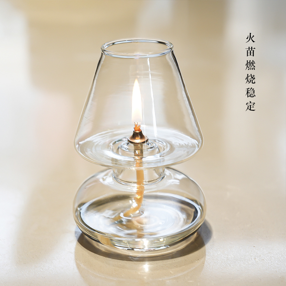 Lámpara de aceite de vidrio hecha a mano de estilo nórdico Decoración europea Candelabro para el hogar Adornos al por mayor con pantalla de lámpara Lámpara de mantequilla a prueba de viento