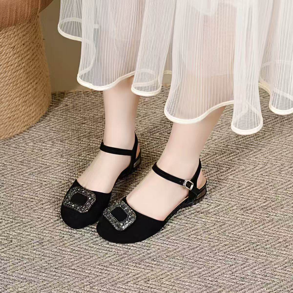 Sandal nữ da thật mũi trùm gót vuông khóa vuông đế mềm chống trượt — màu đen chi tiết 1