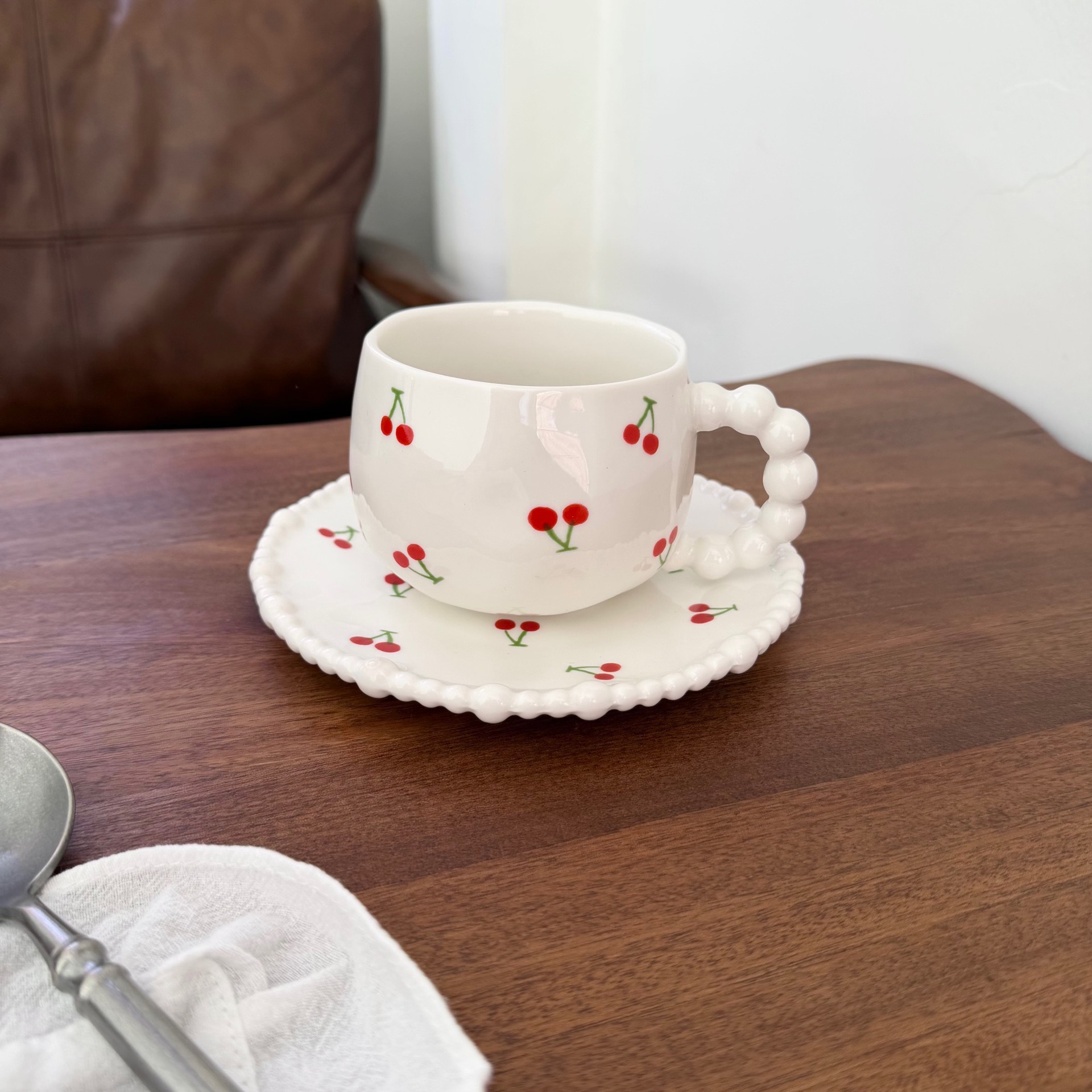 Ins estilo francés mano irregular cerámica taza de café plato mango de cuentas amor plato de té de la tarde taza transfronteriza