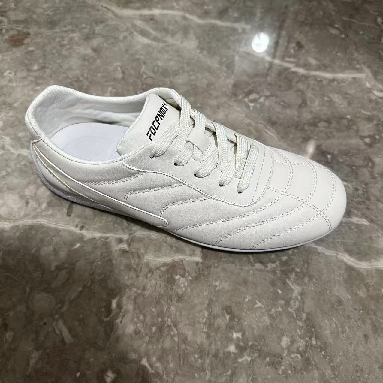 2025运动休闲鞋帅气新款软底爆款韩式轻薄男鞋小众跑鞋7703-X