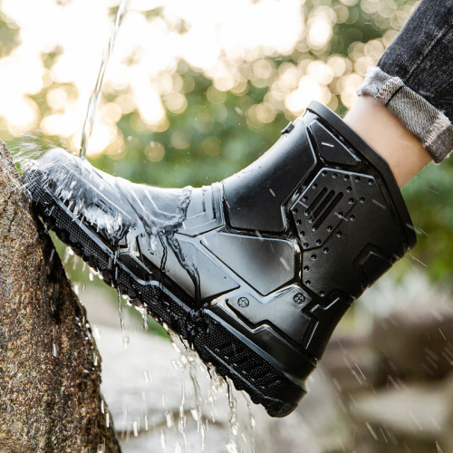 Thickened, stylish men's rain boots—non-slip, warm, and water-resistant—also perfect for women. Includes rain boots, waders, rubber shoes, and overshoes—ideal for car washing, fishing, and work tasks.