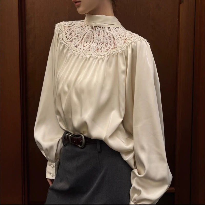 French-style retro court-inspired lace hollow-out long-sleeve shirt, women's autumn new collection, casual lantern-sleeve loose-fit top French-style retro court-inspired lace hollow-out long-sleeve shirt, women's autumn new collection, casual lantern-sleeve loose-fit top