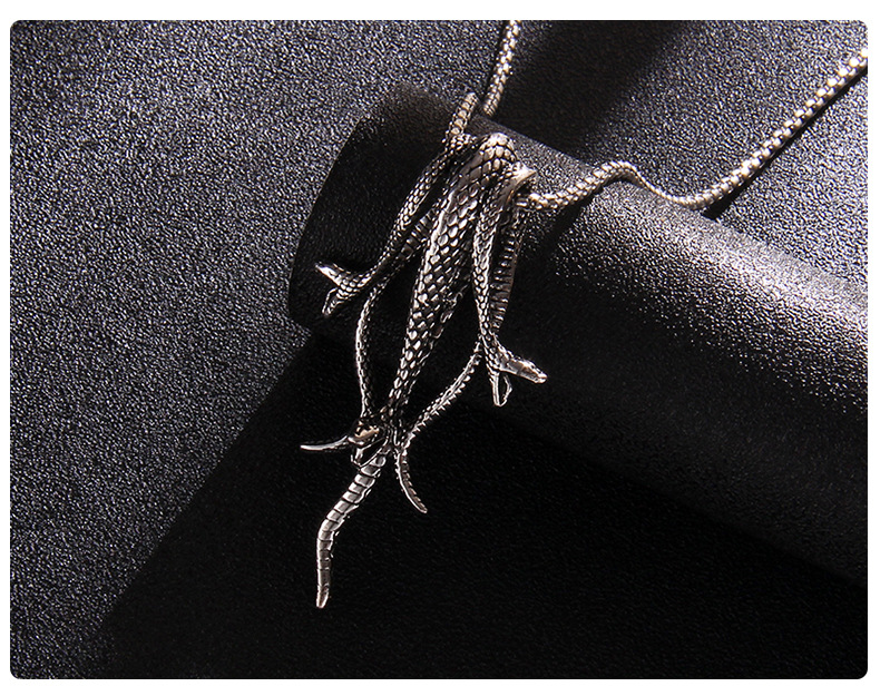 Wholesale Jewelry Fashion Snake 201 Stainless Steel Zinc Alloy Pendant Necklace display picture 2
