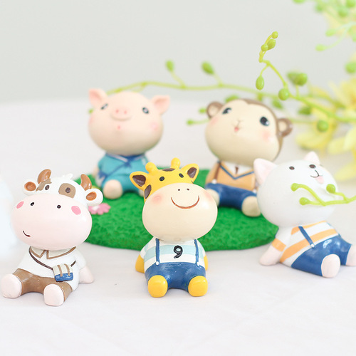 Cartoon looking up to school creative zakka crafts home decorations resin car cake decorations wholesale