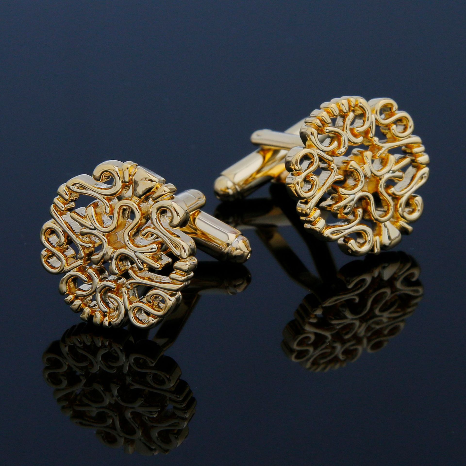 1 Pair of Spot Wholesale Cross-Border Retro Gold Art Cut Out Pattern Design Retro Simple Men's Cufflinks Jewelry