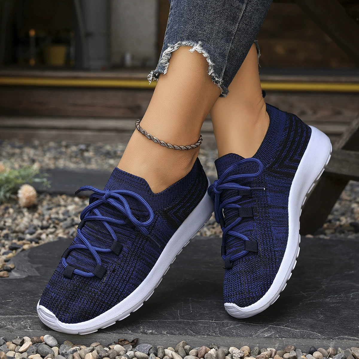 Спортивная обувь на шнуровке для мужчин и женщин, уличные дышащие и легкие кроссовки для пар, высокоэластичные сетчатые туфли на толстой подошве.