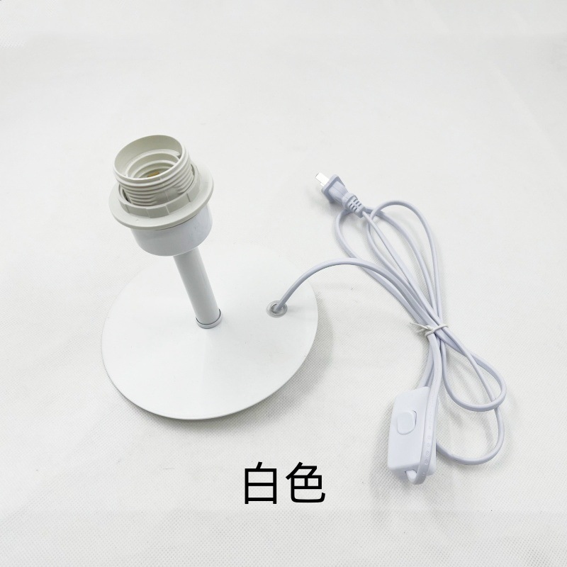 花瓶を改造してDIY台の電気スタンドのライトバーのシャシーの照明器具の部品を飾ります。|undefined