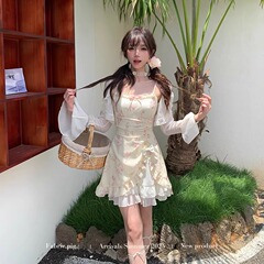 新しい中国風の女の子のニッチなデザインの新しい夏の甘くてスパイシーでかわいい花柄スカートと白いカーディガンの2点セット