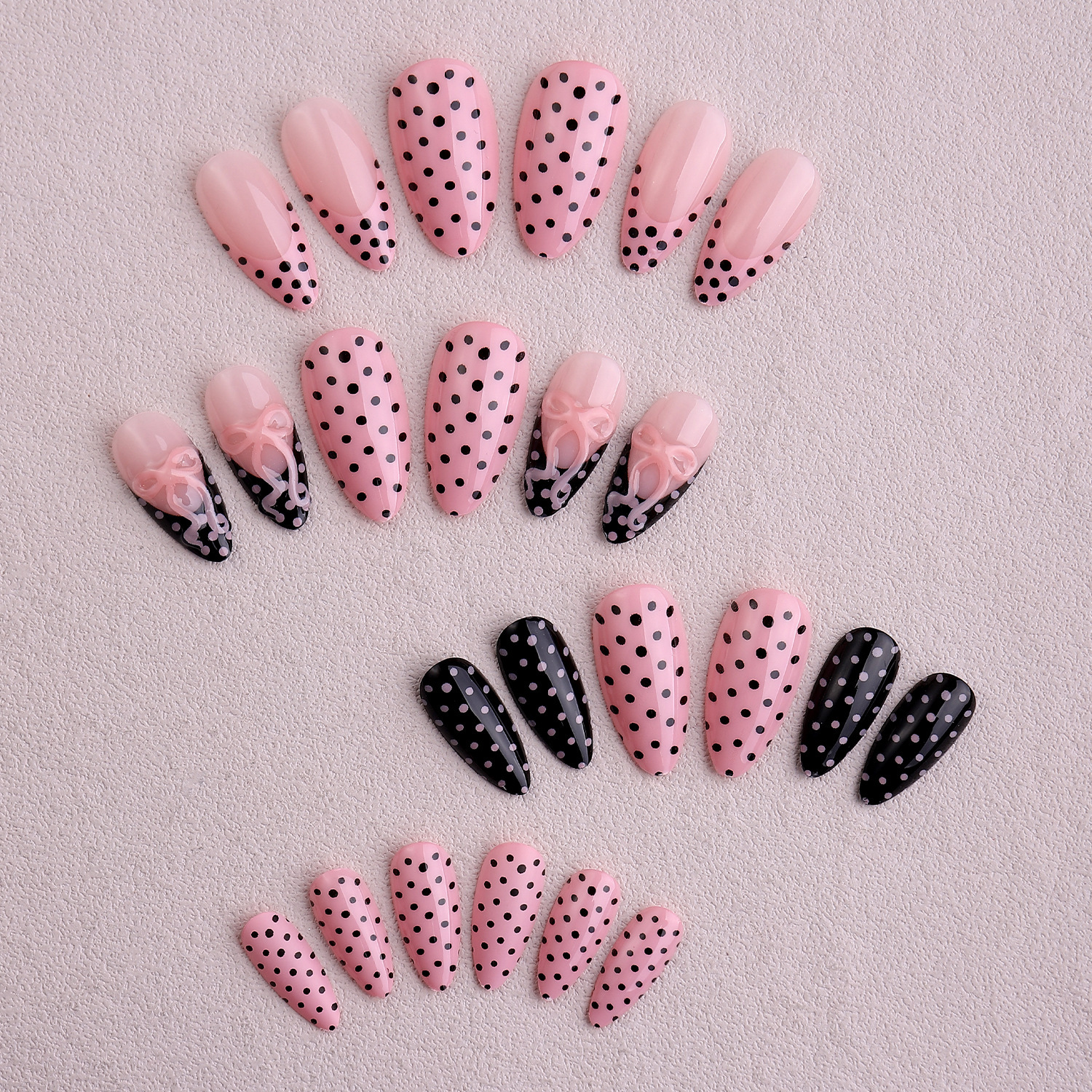 波点蝴蝶结立体美甲.