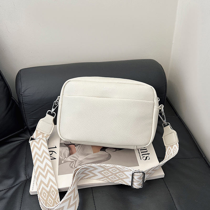 Μονόχρωμη PU single 2024 νέα γυναικεία φαρδιά λουράκι ώμου μοντέρνα μικρή τετράγωνη τσάντα χιαστί_voghion.com