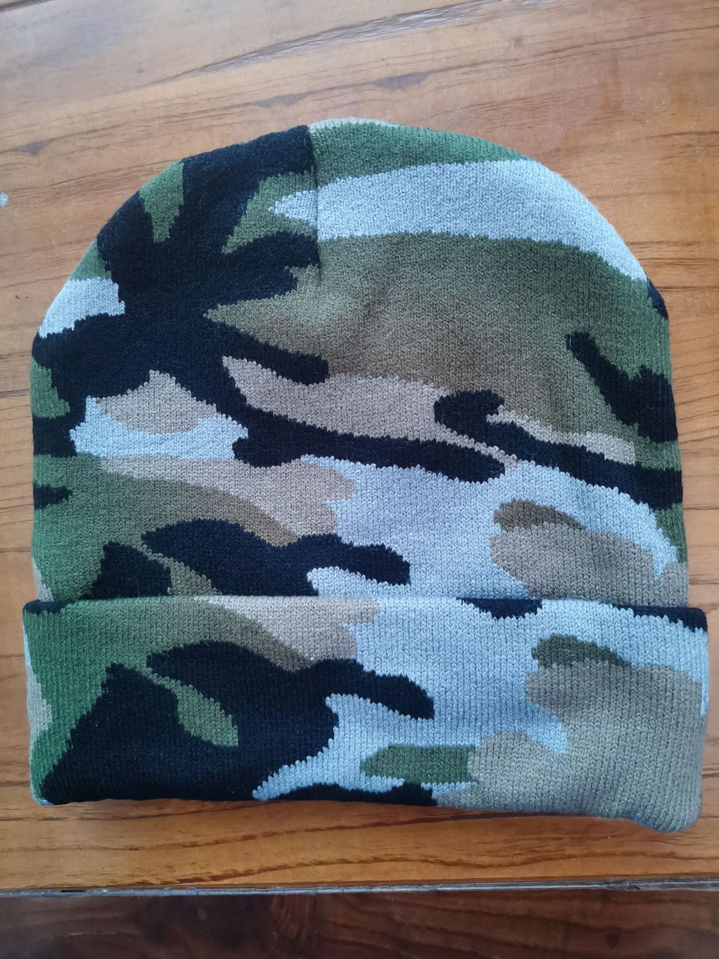 Sombrero de lana jacquard de camuflaje de punto Shun Zun Sombrero de jersey creativo cálido de invierno también se puede fijar