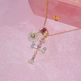项链;耳钉;手链