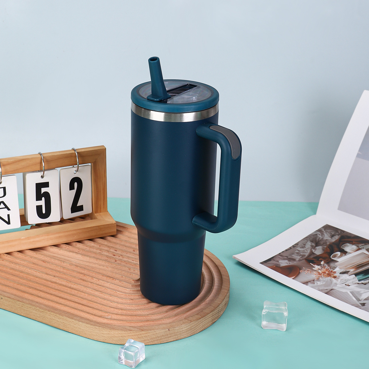 Double-walled Vacuum Insulated Straw Cup 40oz Large Capacity_voghion.com