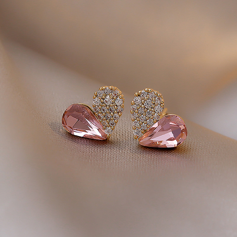 Fashion Small Crystal Diamond Heart Earrings Wholesale Nihaojewelry display picture 5