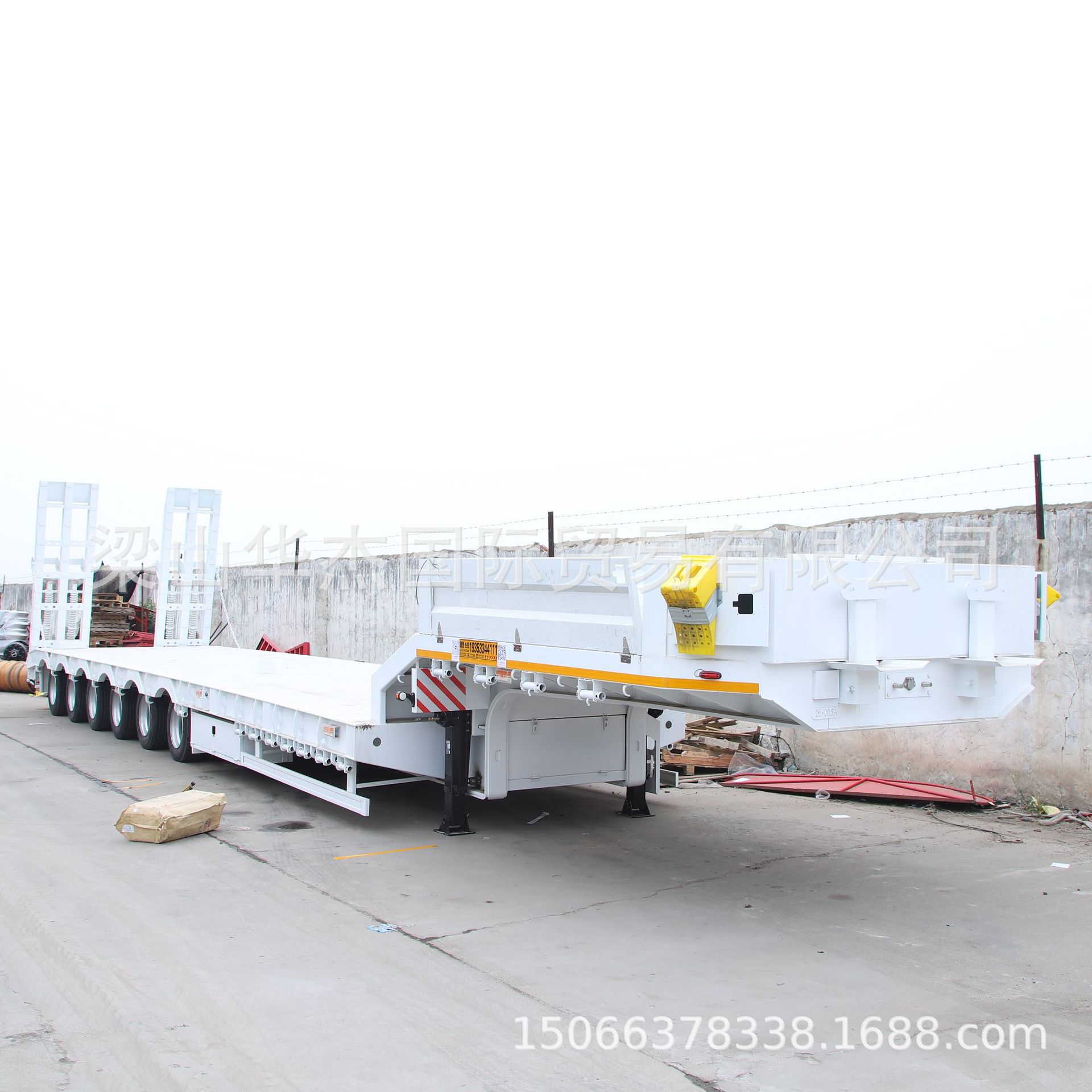 Professional heavy-duty towable flatbed trailer for excavators, integrated plug-in-type excavator trailer, fully-hitched excavator trailer