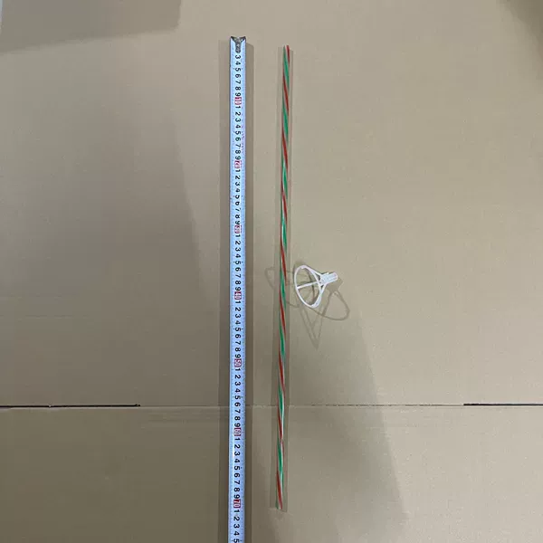 Red and green pole drag