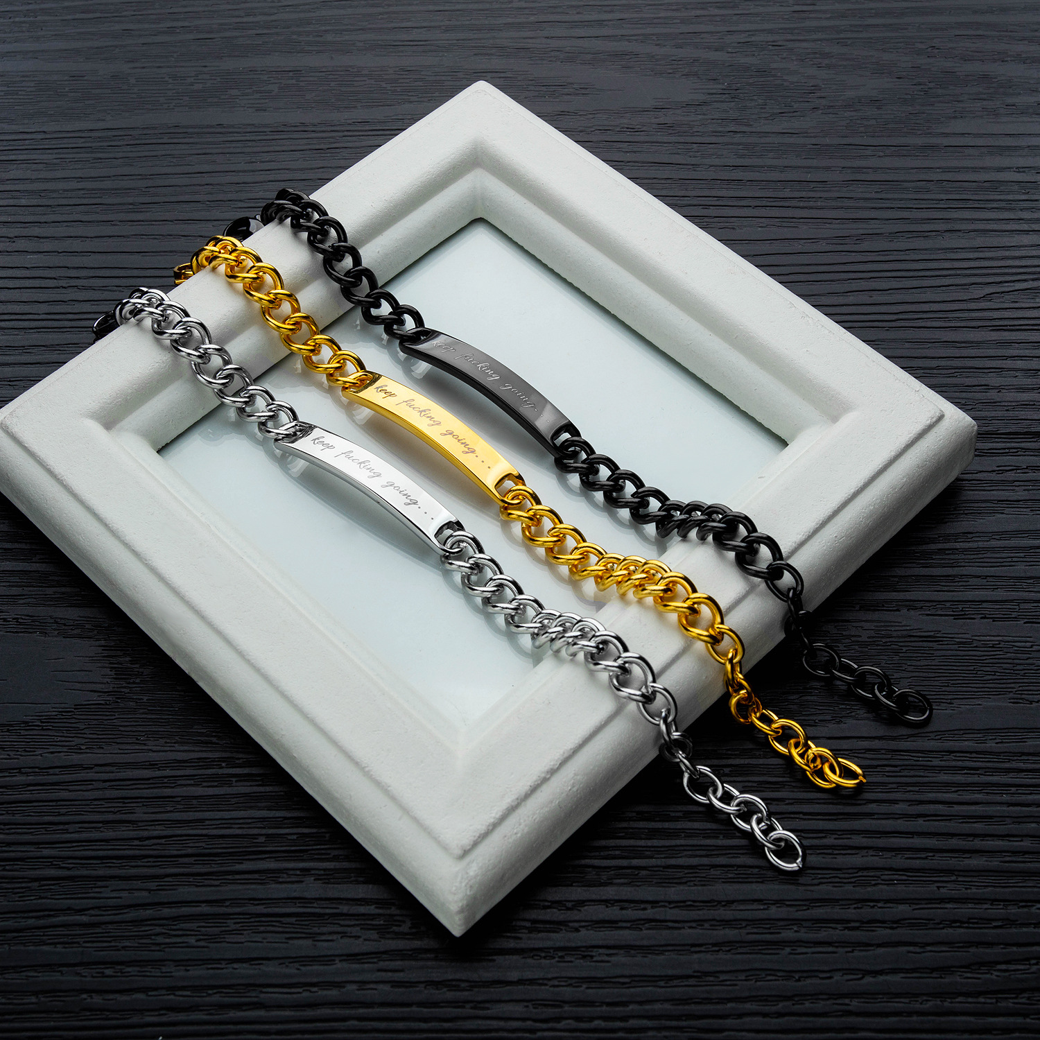 OPK饰品源头厂家情侣不锈钢首饰轻奢钛钢男女款手链情人节礼物